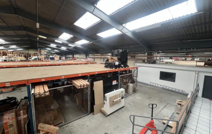 Local commercial   LES SORINIERES  4 090 m2 2 995 000 € 